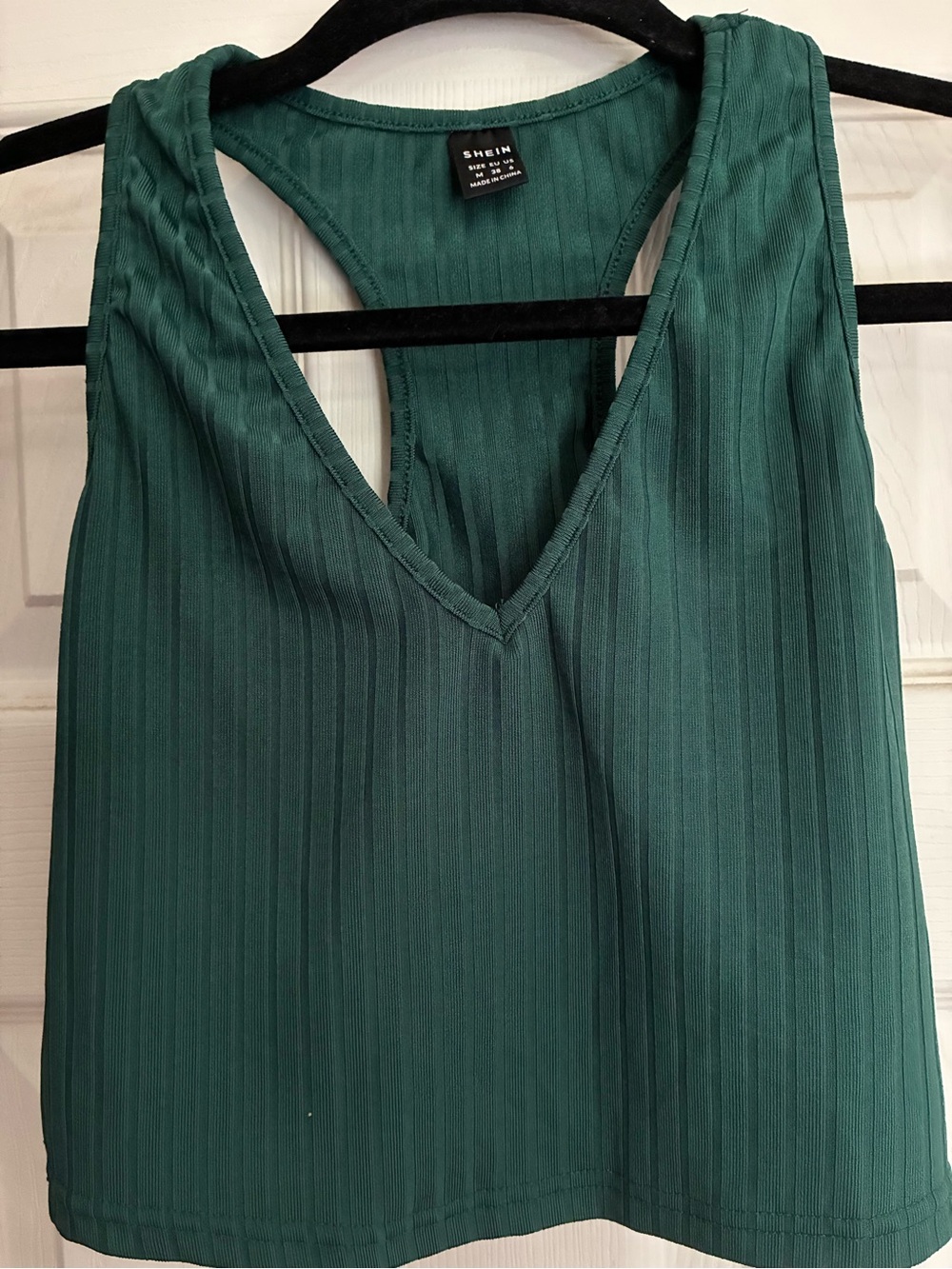 SHEIN Dark Green Ribbed V-Neck Racerback Crop Tank - Picture 3 of 4